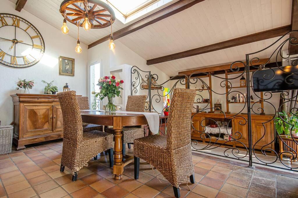 Gite Du Mont Plaisir Villa Chouvigny Eksteriør bilde
