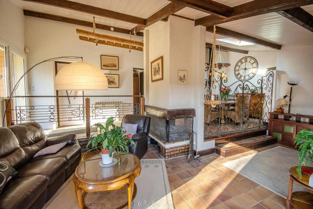 Gite Du Mont Plaisir Villa Chouvigny Eksteriør bilde